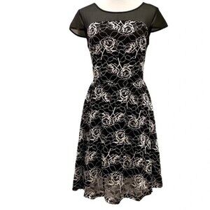 Suzy Shier illusion round neck black & white lace floral detail dress. Size M